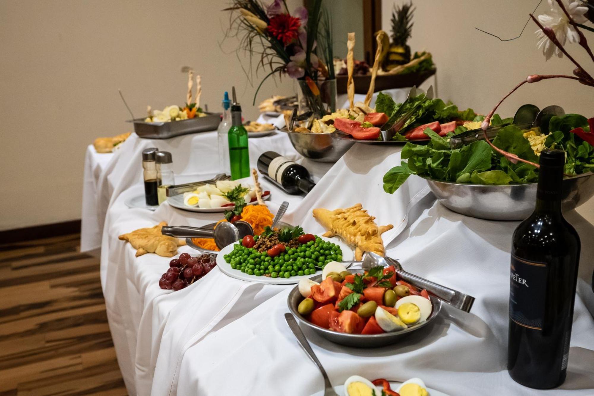 Los Espinillos Hotel Y Spa 비야카를로스파스 외부 사진